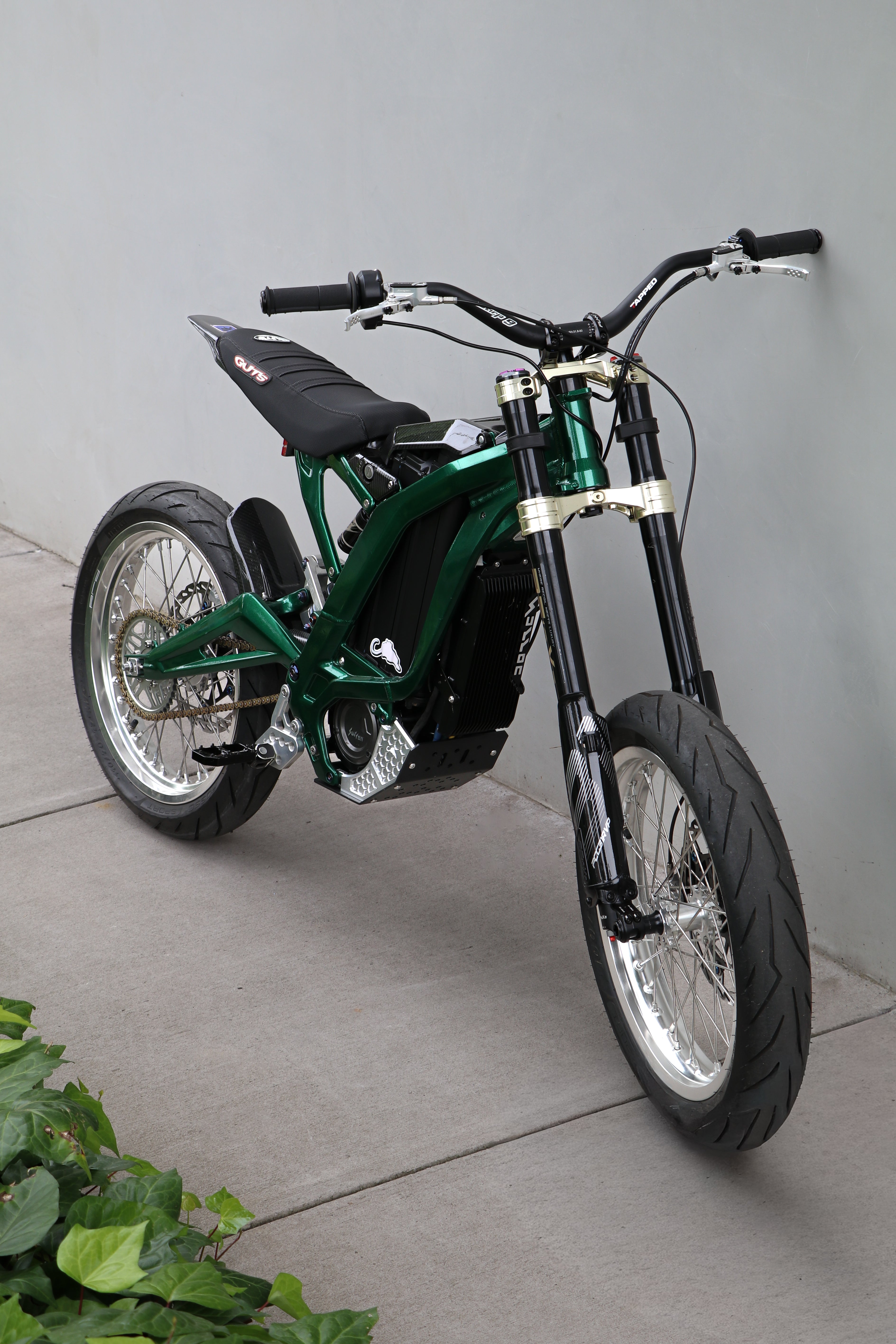 PRD Signature Bash Plate for Light Bee