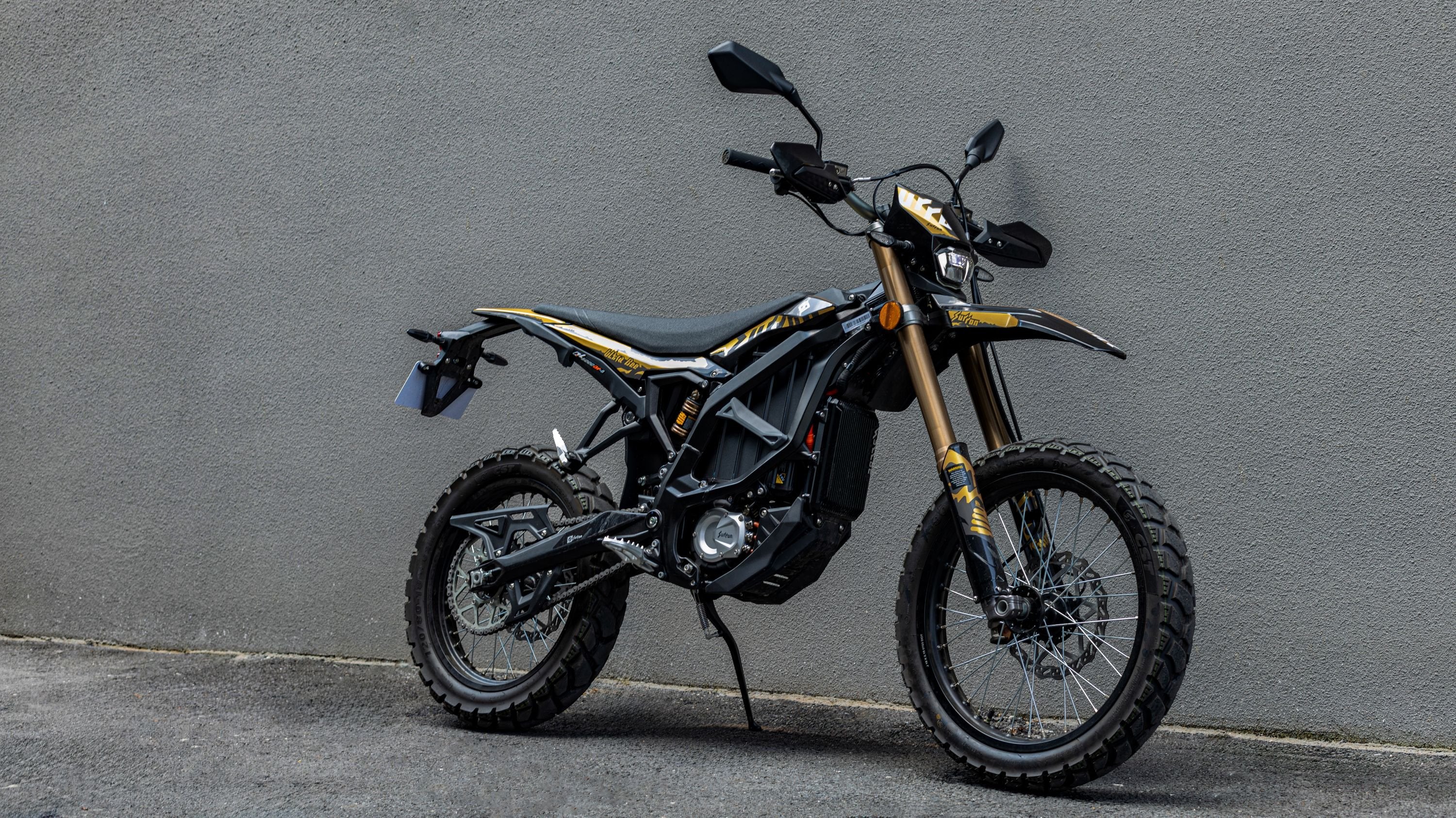 2025 Surron Ultra Bee HP ADR Road Legal Model R/T