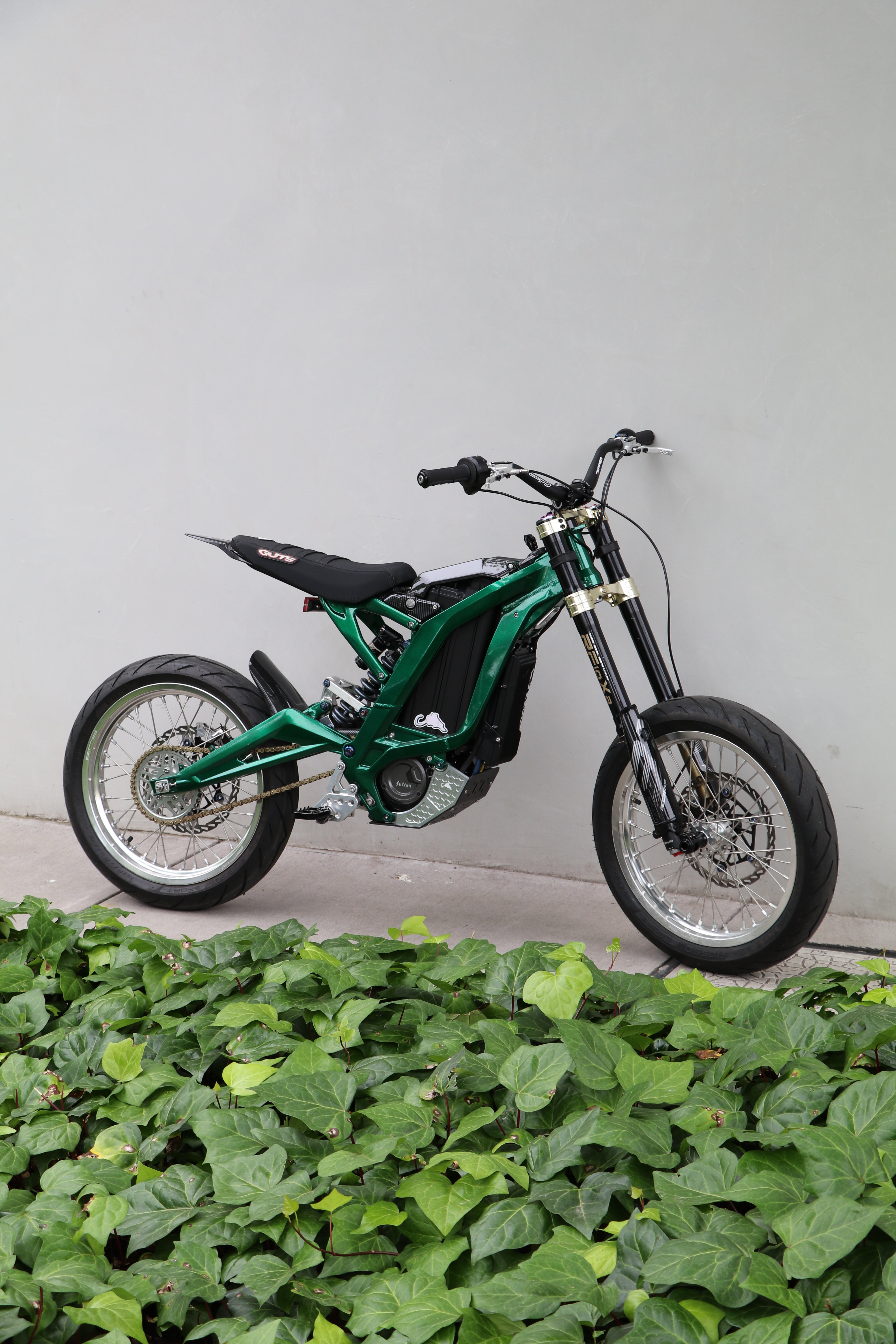 PRD Signature Bash Plate for Light Bee